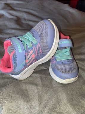 Skechers Kids Purple Sneakers with Pink Lining and Mint Laces Size 5